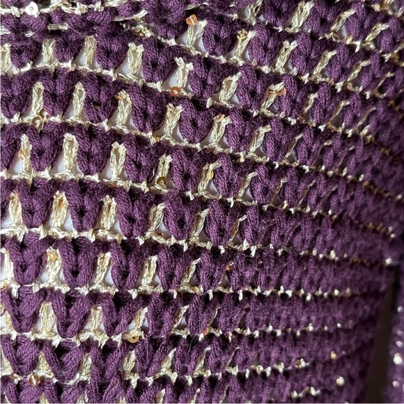 Cache fancy purple and gold sweater size XL - Picture 3 of 5